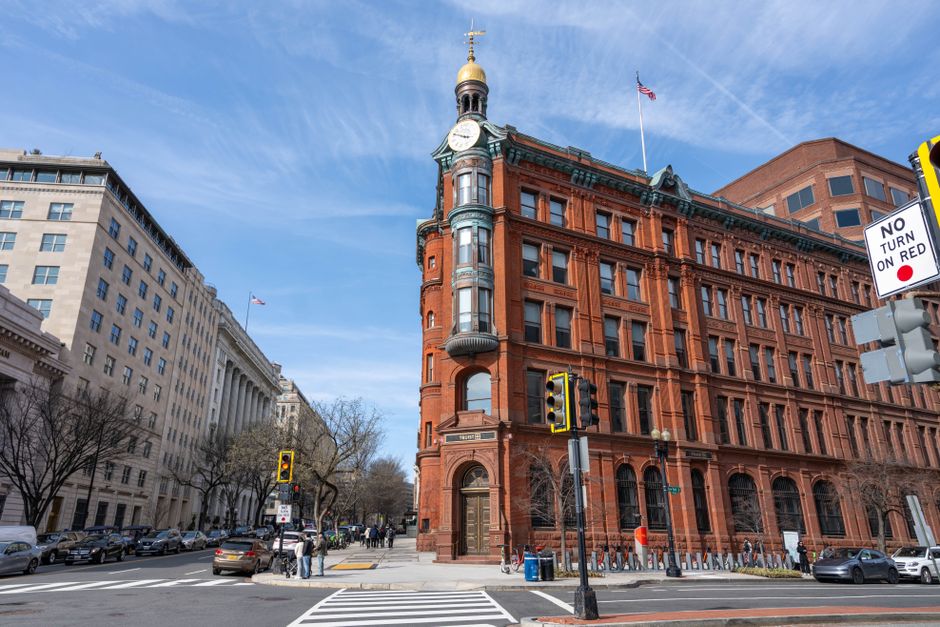 How The Federal Reserve Controls Your Mortgage Rate